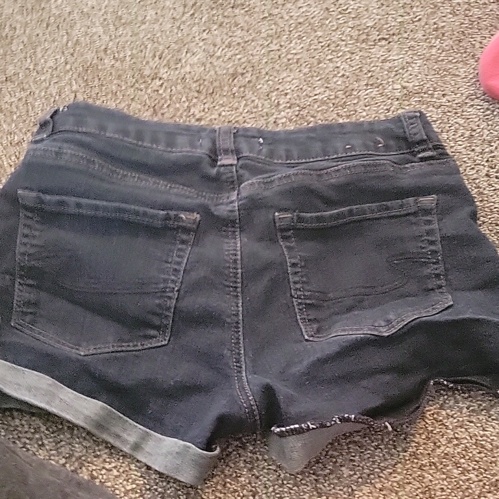 Shorts - Picture 3 of 3